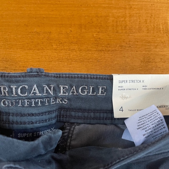American Eagle Super Stretch Low rise midi shorts - Picture 2 of 3